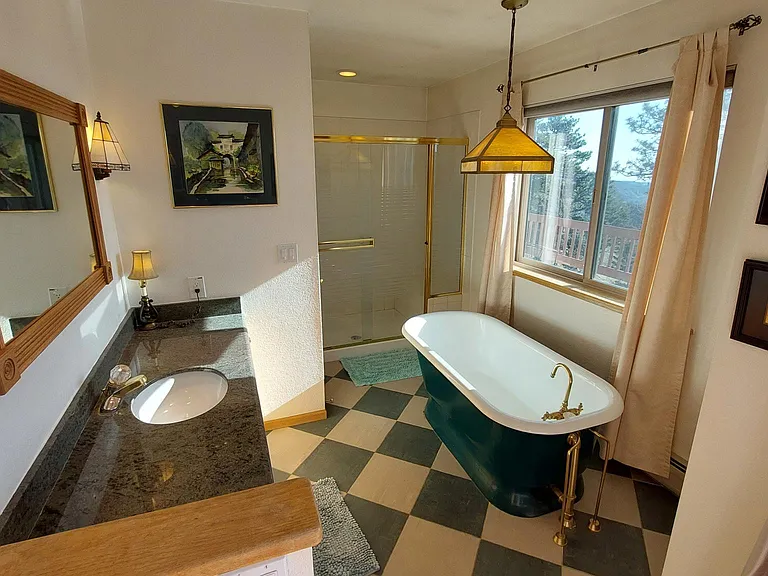 1096 Aspen Dr — Photo 9