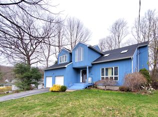 360 Stevenson Rd, New Haven, CT 06515