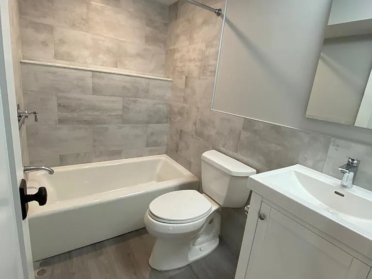 Full bathroom in basement