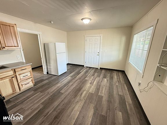 3rd image of 3107 Main St #7d5070025