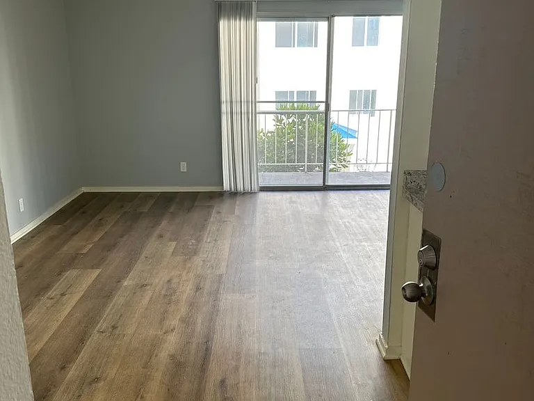 400 S. Kingsley Drive — Photo 16