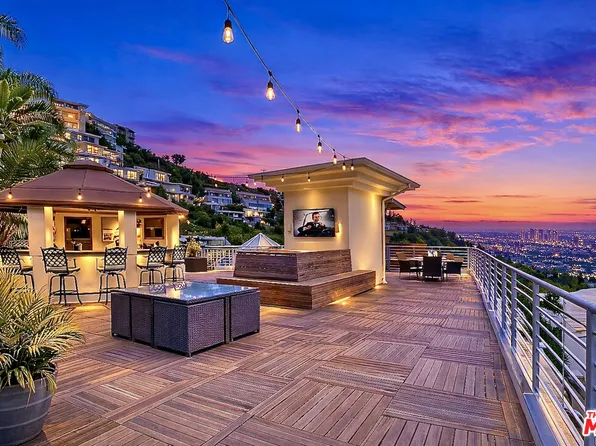 8835 Evanview Dr, Los Angeles, CA 90069