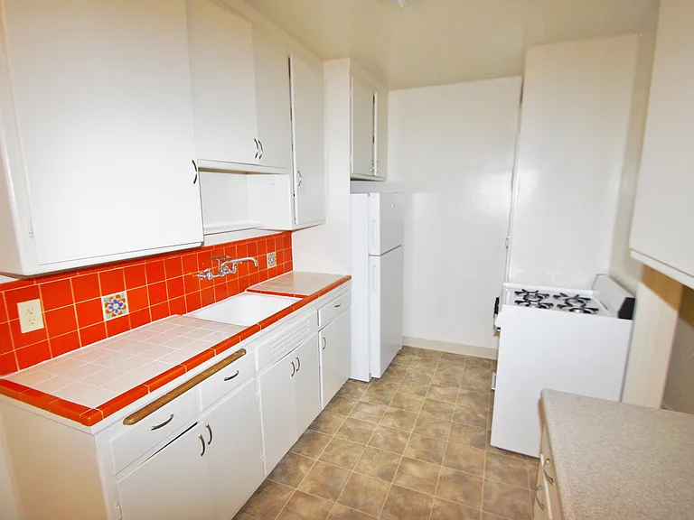 943 Solano Ave #7 — Photo 4