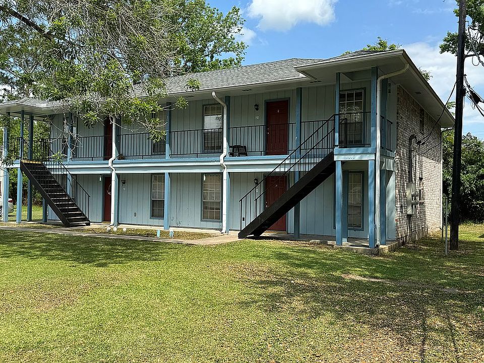 2nd image of 1010 Seville Ave