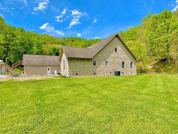 Exterior / Open side yard