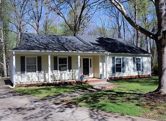2nd image of 7939 Surreywood Pl