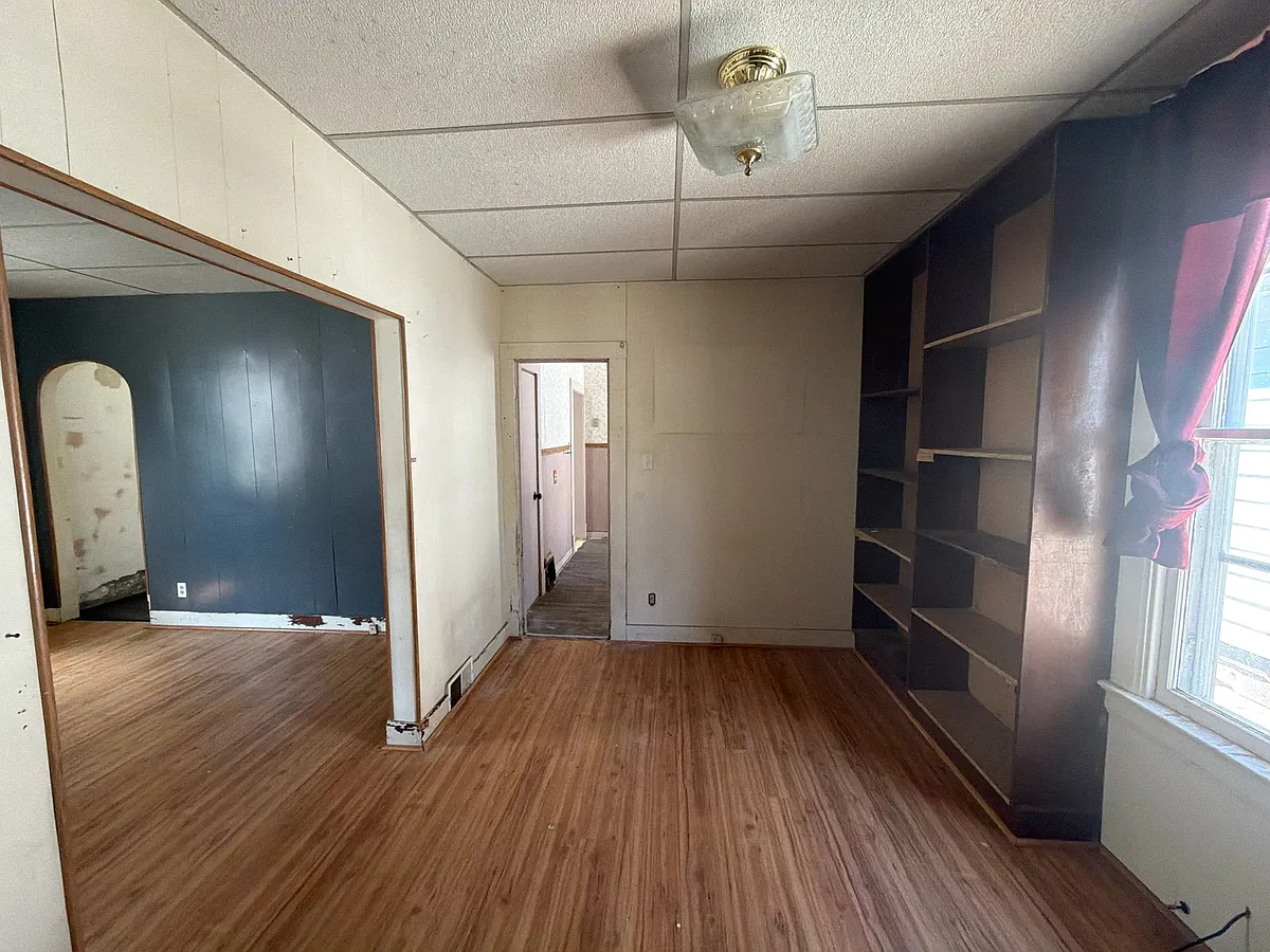 Building Photo - 721 S Matthew St