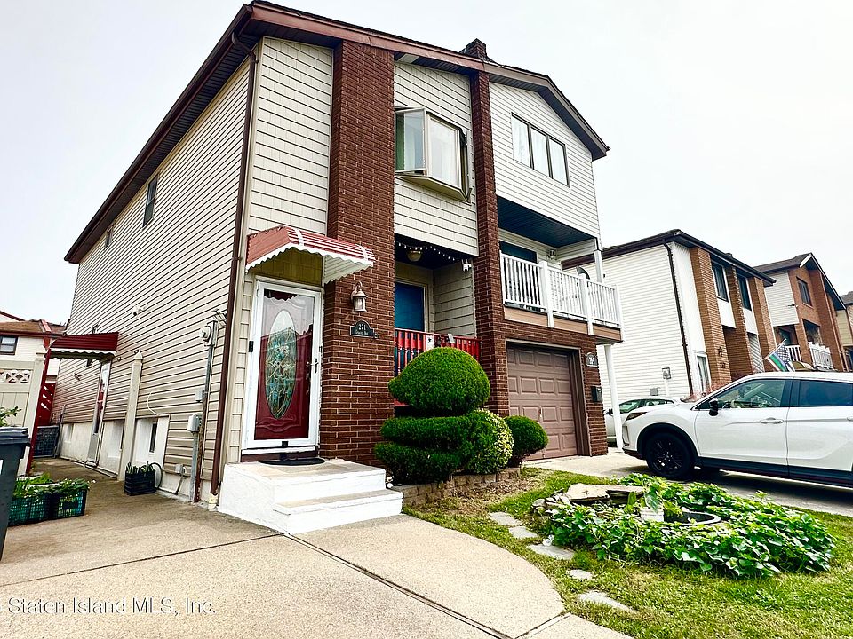 2nd image of 271 Doane Ave