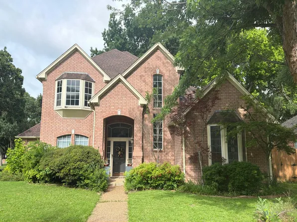1105 Saint Andrews Dr, Mansfield, TX 76063