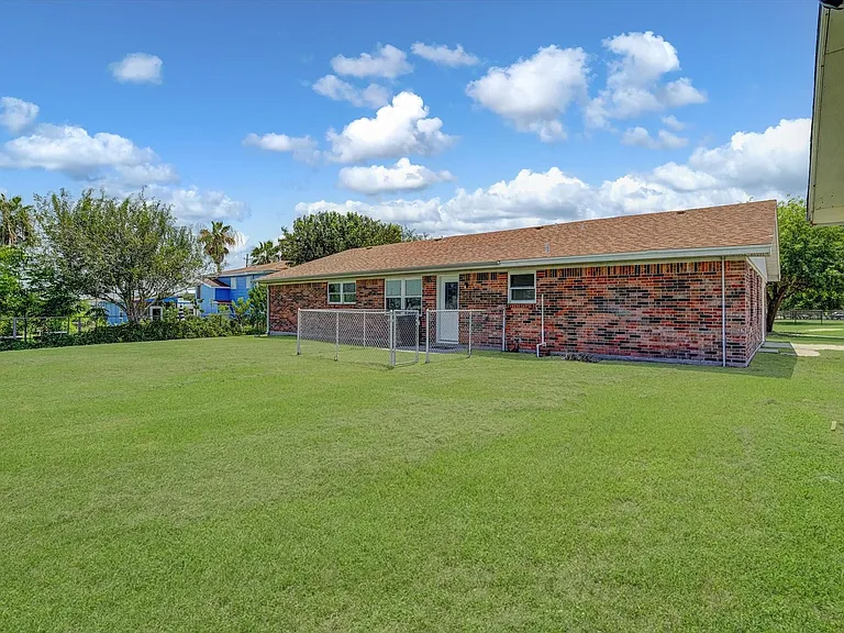 827 Pickney Ave — Photo 43
