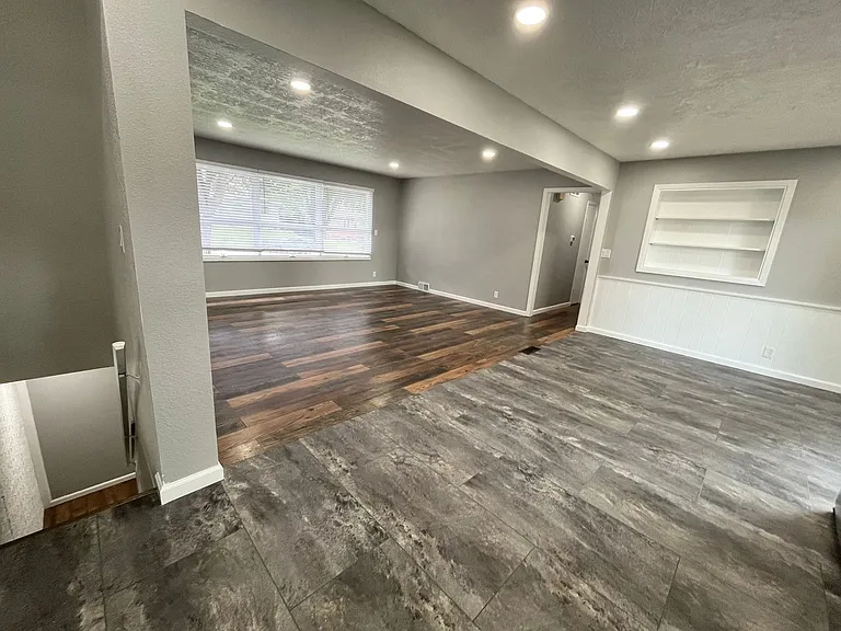 4300 S Hickory Hill Rd — Photo 19