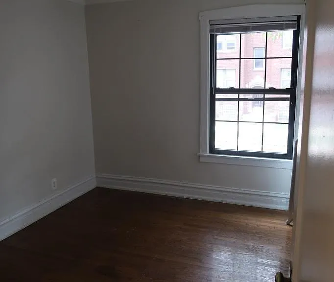 2617-25 W Gunnison St #2625-1W — Photo 6
