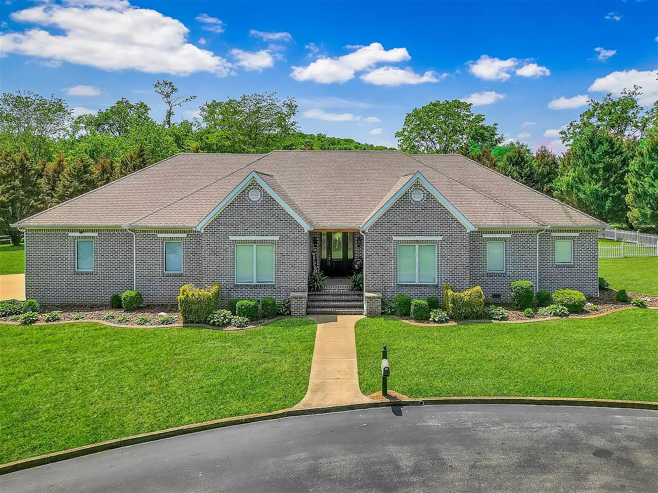 90 Nathan Ln photo 1