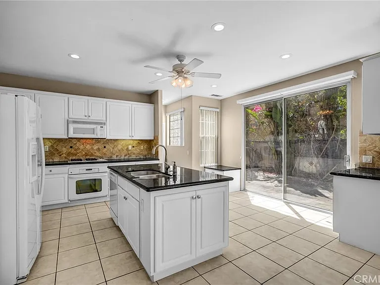 11625 Maynard Ave — Photo 7