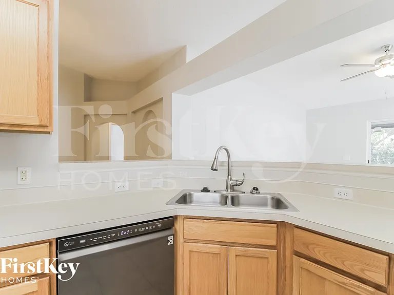 253 McKay Blvd — Photo 7