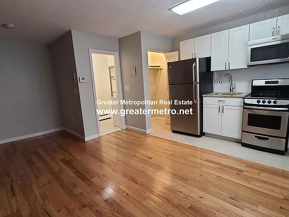 3rd image of 5 Charter St APT 3