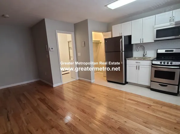 17 Charter St, Boston, MA 02113