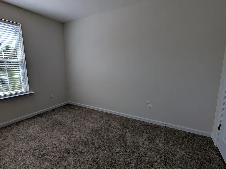 109 Holstein Dr — Photo 16