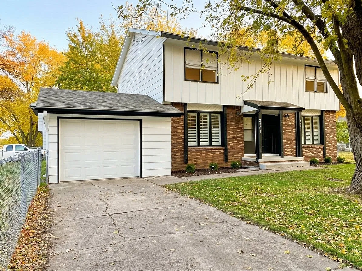 2 bed, 1.5 bath, 1520 sqft, $1,325 — Photo 1