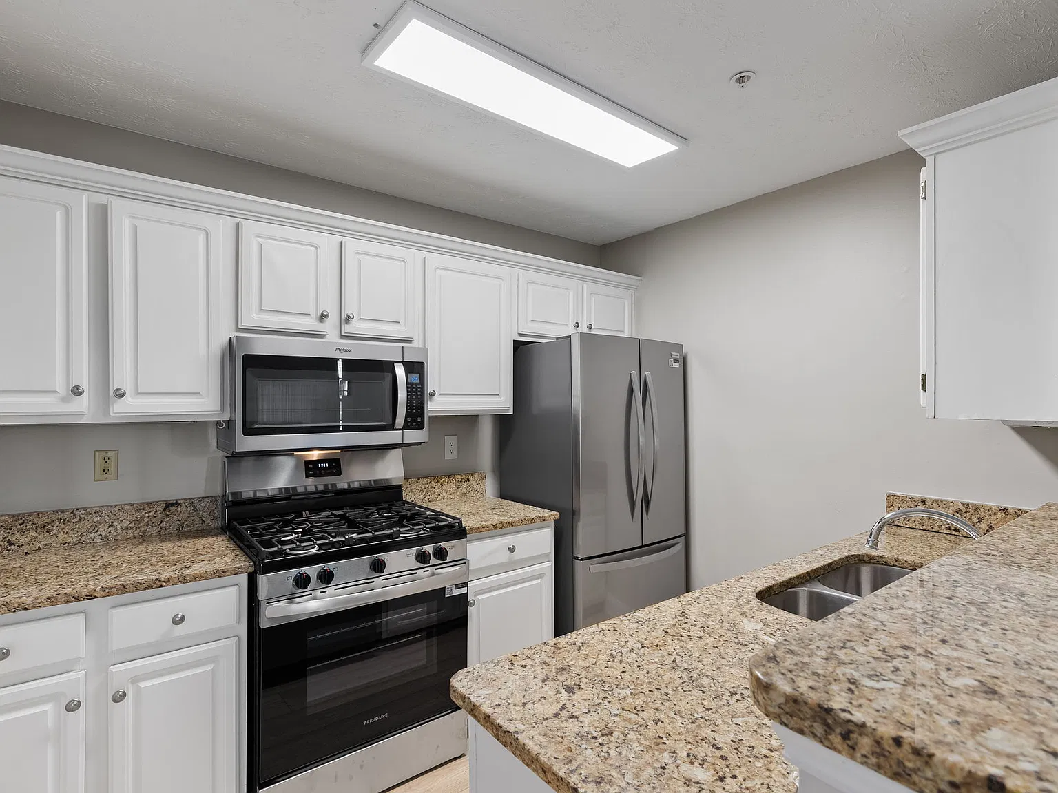 2 bed, 1200 sqft, $1,750 — Photo 3