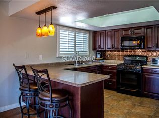 6905 Old Castle Dr, Las Vegas, NV 89108