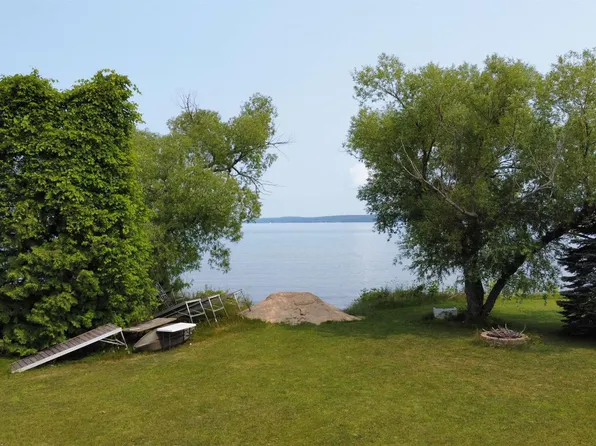 9875 Miami Beach Rd, Williamsburg, MI 49690