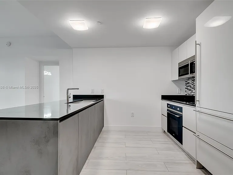 1010 Brickell Ave #1904 — Photo 10