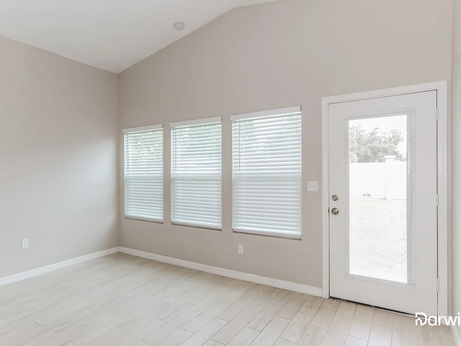3 bed, 2.0 bath, 1432 sqft, $2,005 — Photo 4