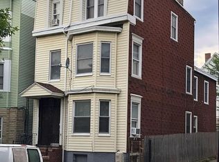 212 Lexington St #2, Boston, MA 02128