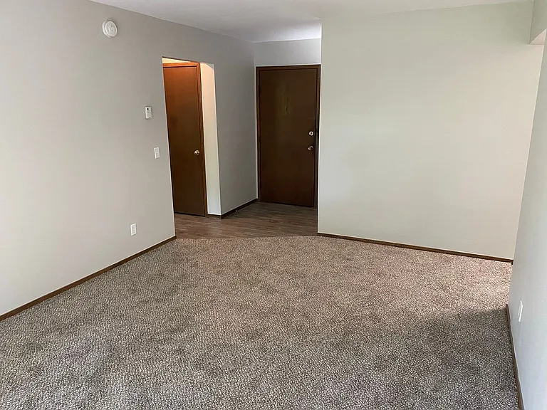 Executive East Apartments — Photo 11