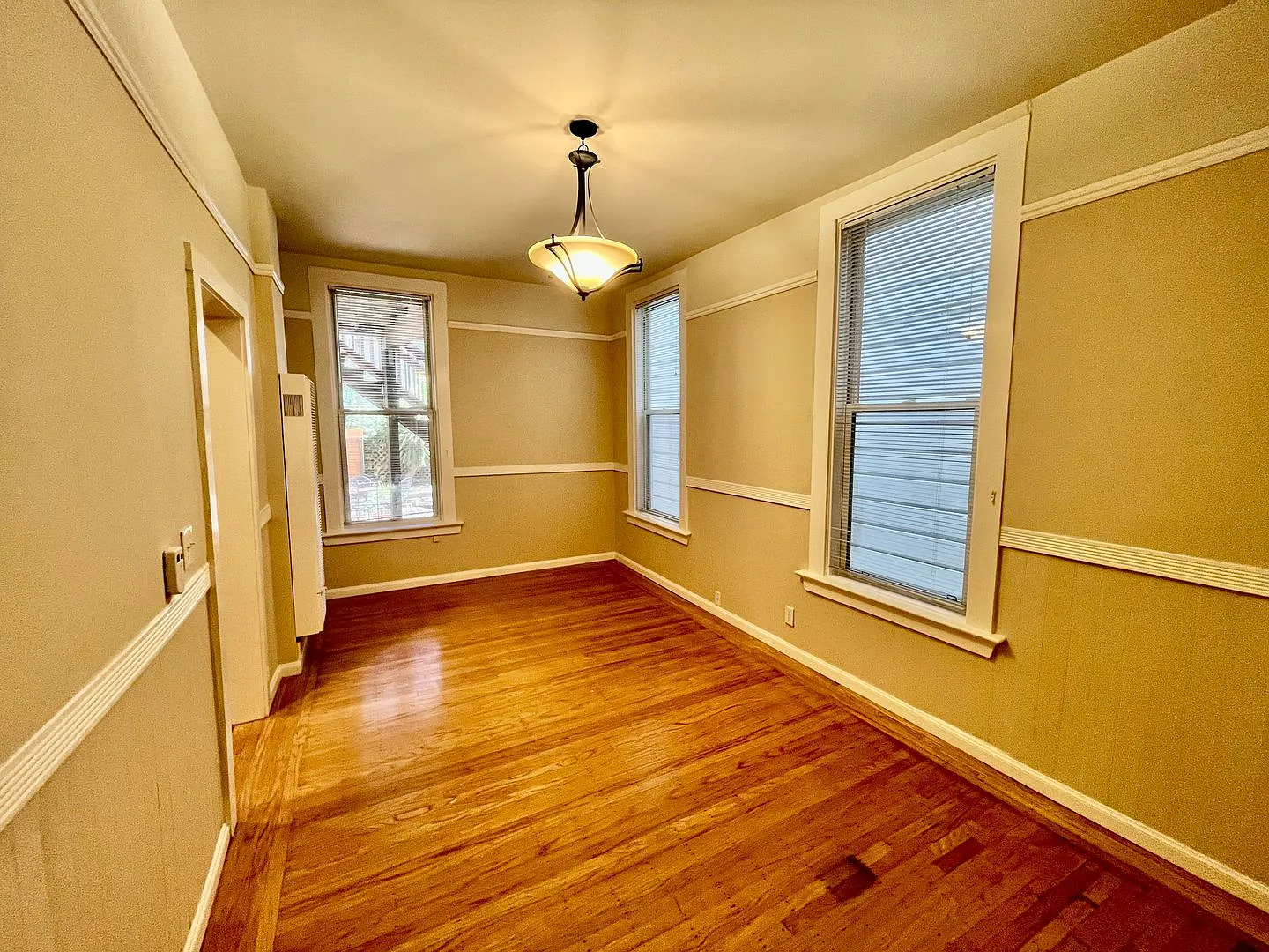 Gorgeous Victorian 1 Bed/1 Bath In The Heart Of The Haight — Photo 2