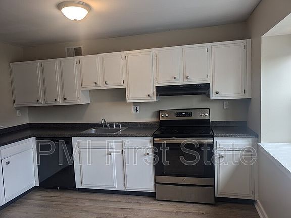 2nd image of 1210 Chelmsford Cir