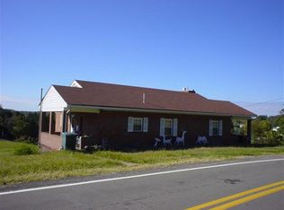 64 Flats Cemetery Rd, New Cumberland, WV 26047