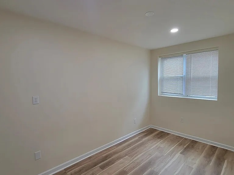 228 Orchard St #1R — Photo 9