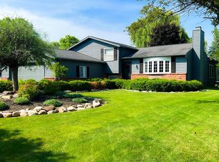 378 Birchdale Rd, Perrysburg, OH 43551