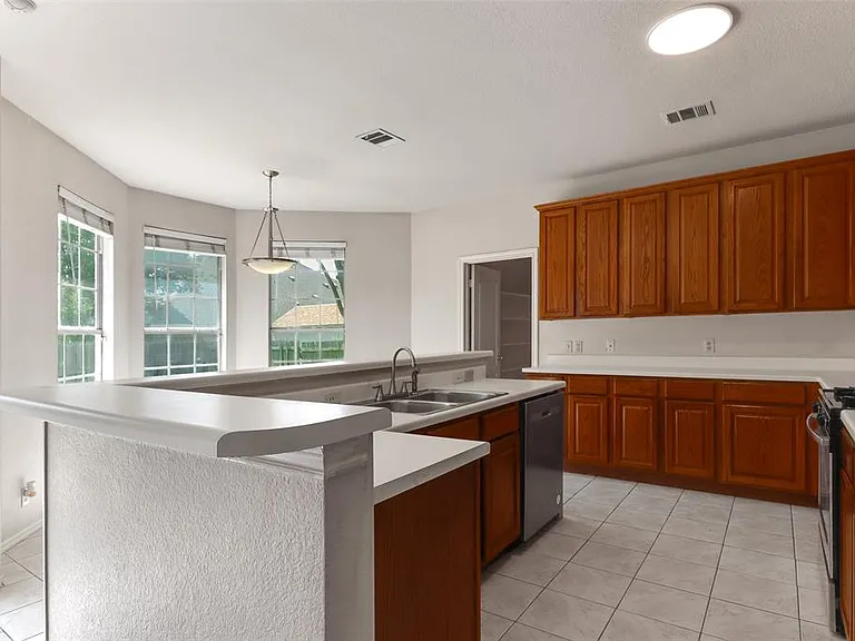 1204 Stepp Bnd — Photo 35