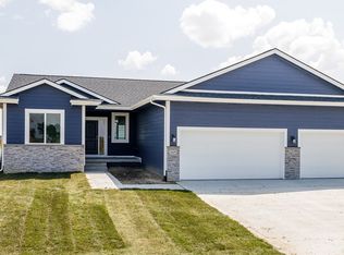 2625 Abbolt Dr, Waukee, IA 50263