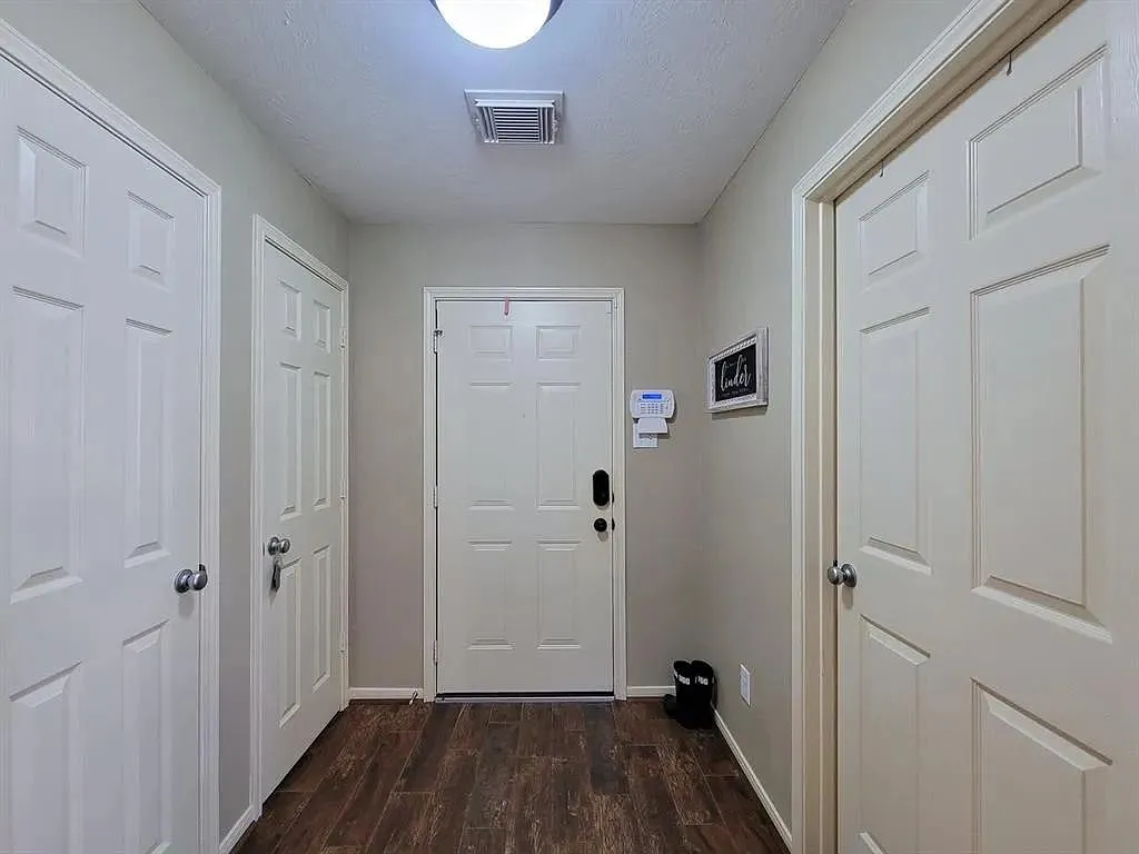 13210 Baron Hill Ln — Photo 4
