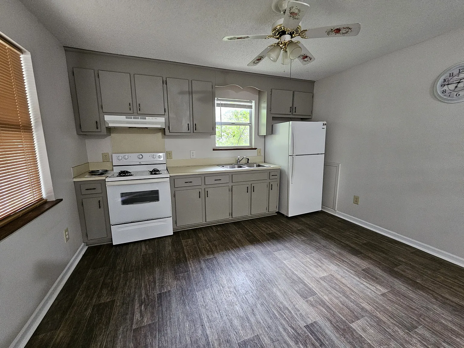 Ballard St 414 W - 1 — Photo 2