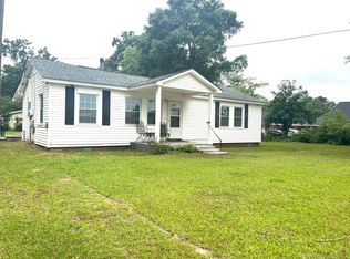 4 Briggs Ave, Summerton, SC 29148