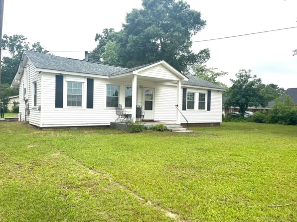 4 Briggs Ave, Summerton, SC 29148