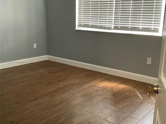 5th image of 2406 Centergate Dr APT 102