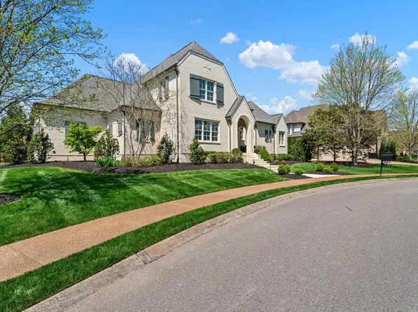 22 Middleton Park Ln, Nashville, TN 37215