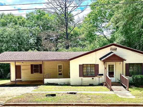 1043 Flint St NE, Dawson, GA 39842