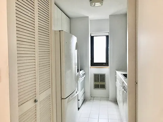 Rented by Battery Park Realty | media 27