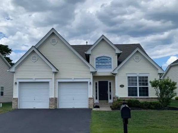 64 Honeysuckle Dr, Manahawkin, NJ 08050