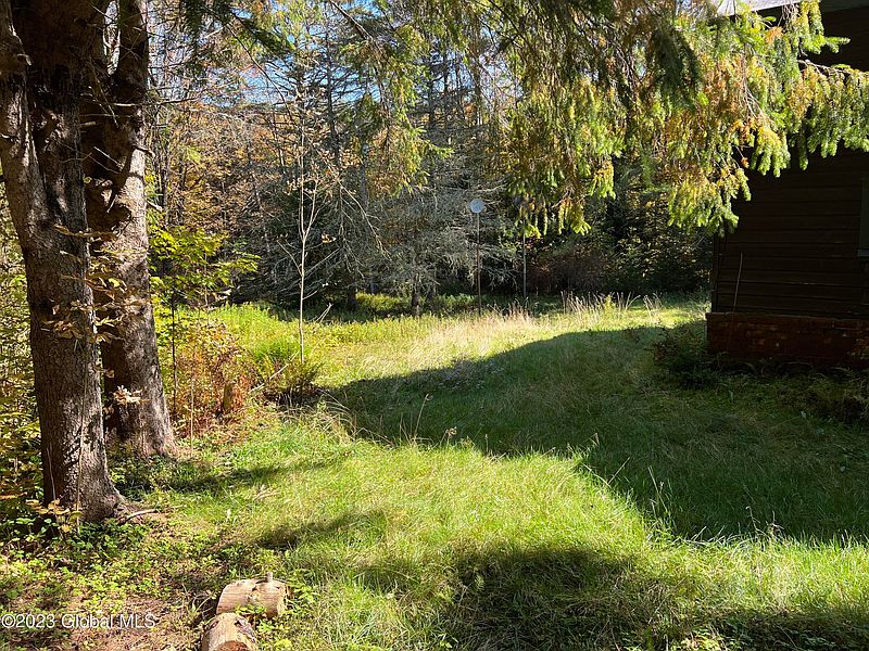 3rd image of 260 Barlow Road