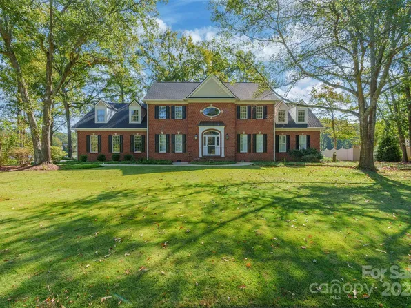 1883 Farrow Dr, Rock Hill, SC 29732