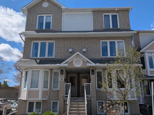 1660 Locksley Ln, Ottawa, ON K1J 1B6