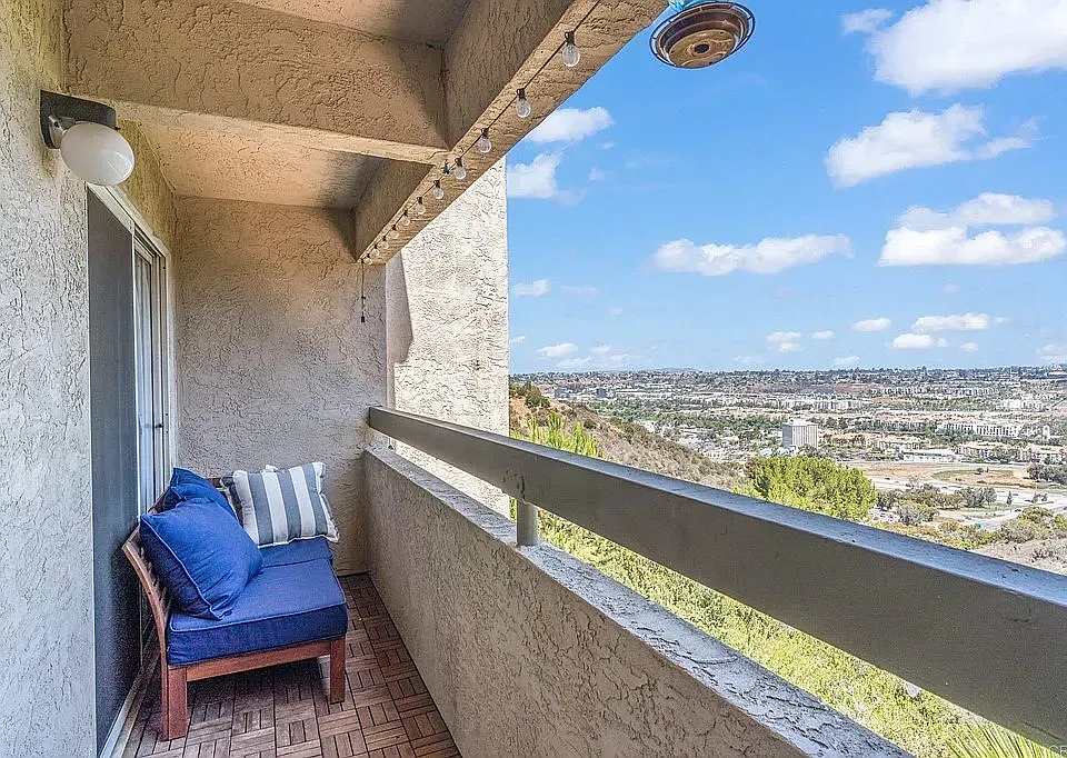 4794 Arizona St #206